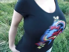 სამი chicks გაზიარება ორი იტვირთება
